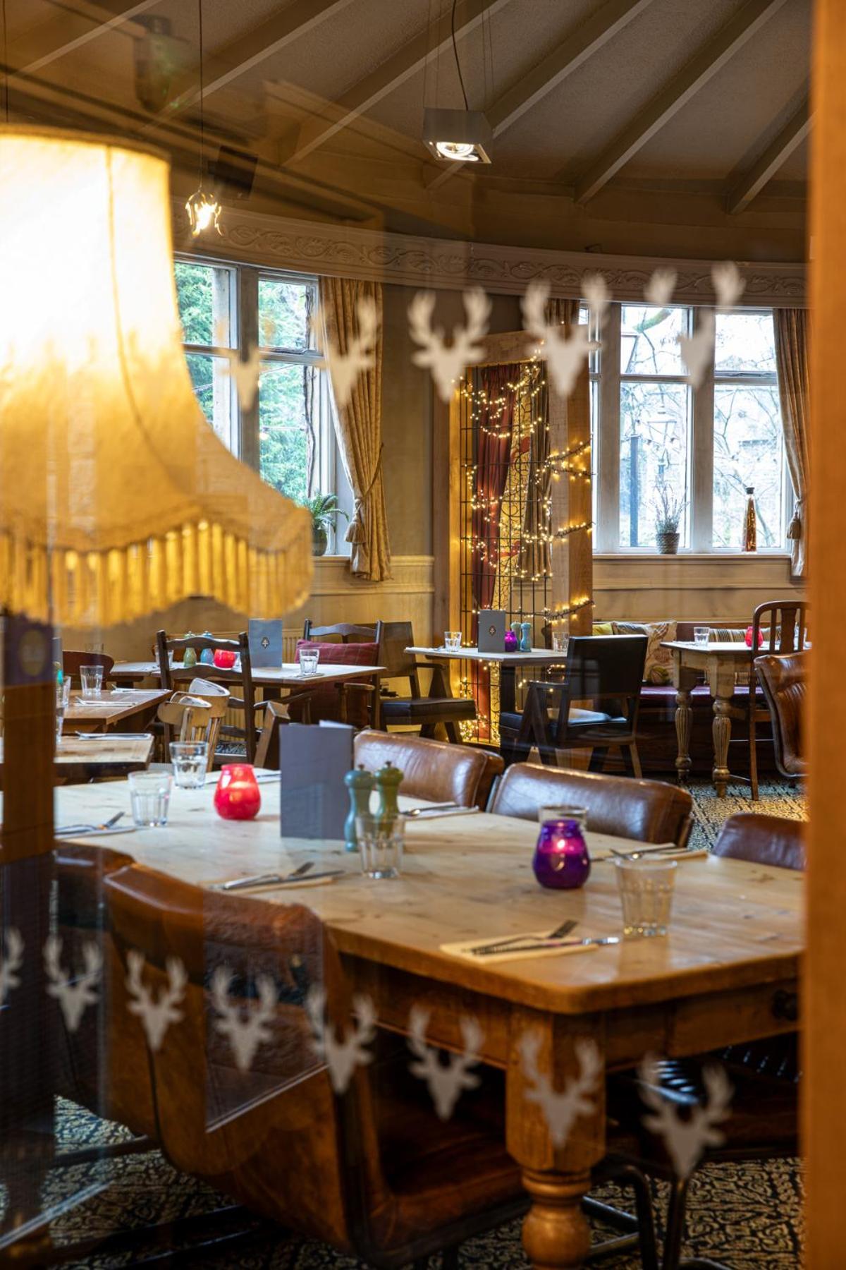The Devonshire Arms Hotel Baslow Eksteriør billede