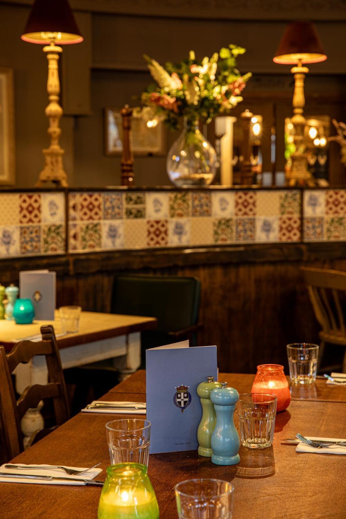 The Devonshire Arms Hotel Baslow Eksteriør billede