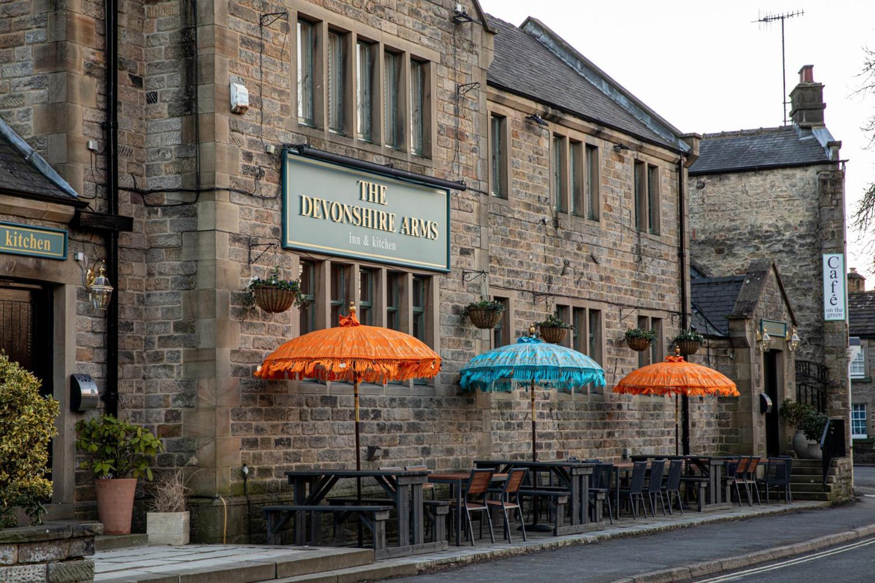 The Devonshire Arms Hotel Baslow Eksteriør billede